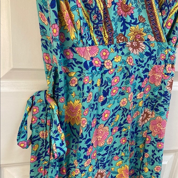 Floral wrap Sundress - Picture 3 of 5